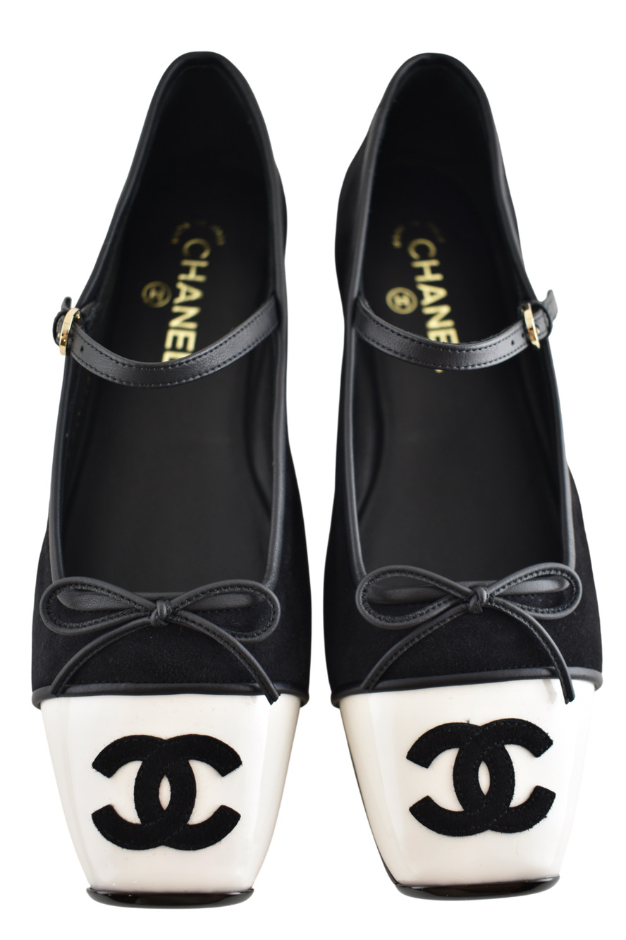 Chanel 26K Black Suede White CC Logo Mary Jane Strap Ballet Ballerina Flat 38.5